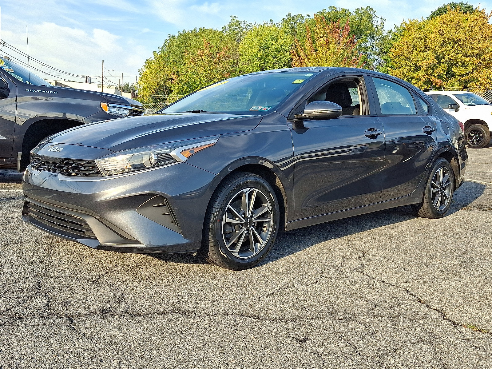 Used 2023 Kia Forte LXS w/ LXS Technology Package FWD image 1