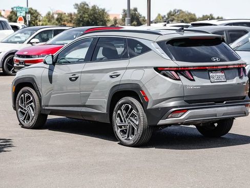Certified 2025 Hyundai Tucson Limited AWD/4WD image 2