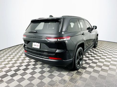 Used 2025 Jeep Grand Cherokee Limited w/ Black Appearance Package image 11