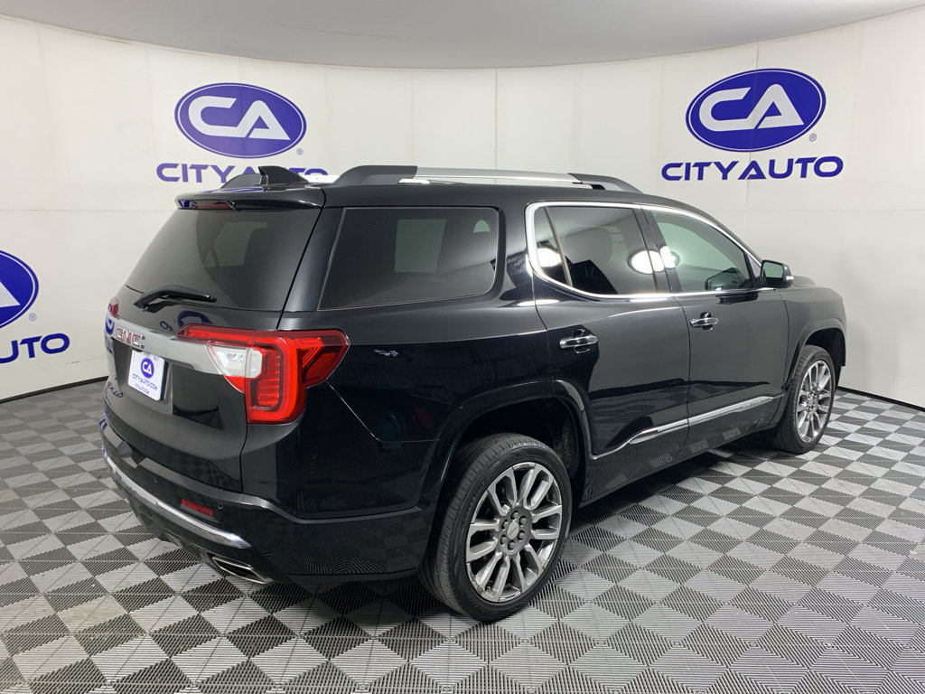 Used 2023 GMC Acadia Denali w/ Denali Technology Package FWD image 3