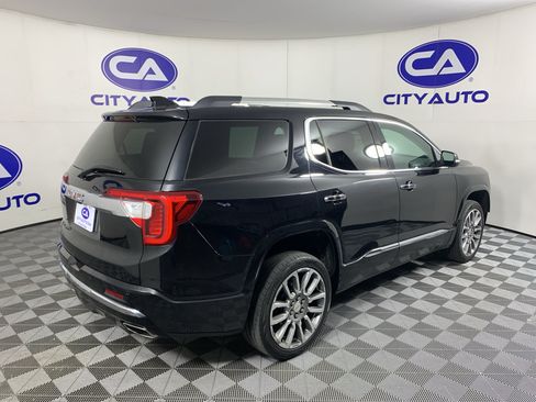Used 2023 GMC Acadia Denali w/ Denali Technology Package FWD image 3