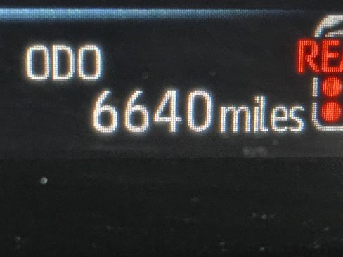 Certified 2025 Toyota Sienna XLE w/ XLE Plus Package image 19