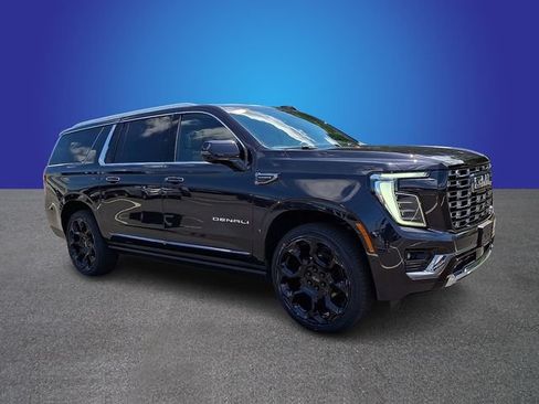 Used 2025 GMC Yukon XL Denali Ultimate AWD/4WD image 2
