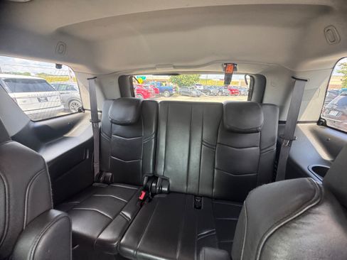 Used 2016 Cadillac Escalade Luxury AWD/4WD image 6