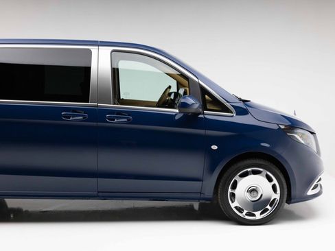Used 2021 Mercedes-Benz Metris Passenger image 23