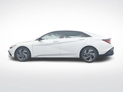 Used 2025 Hyundai Elantra Limited FWD image 36
