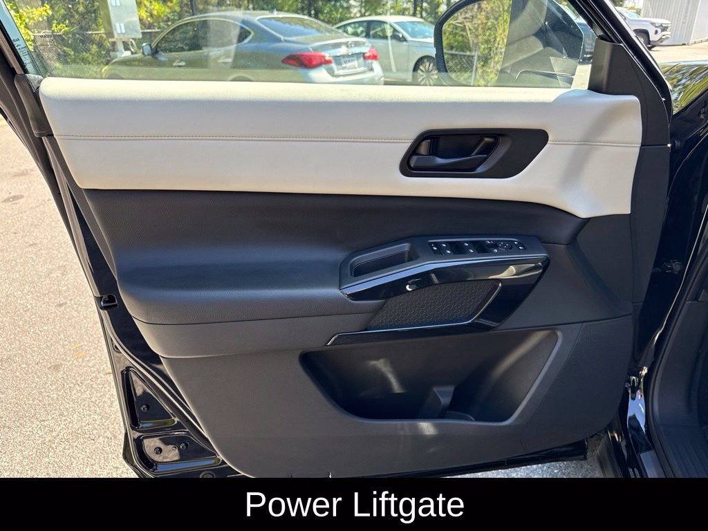 Certified 2024 Nissan Pathfinder SV w/ SV Premium Package FWD image 13