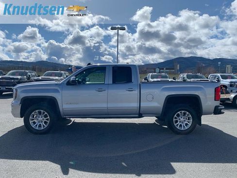 Used 2017 GMC Sierra 1500 SLE image 4