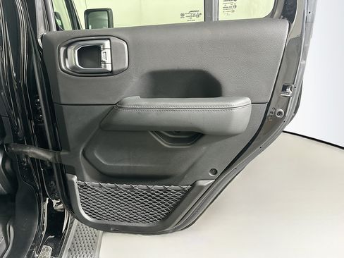 Used 2023 Jeep Wrangler Unlimited Sahara w/ Cold Weather Group AWD/4WD image 30