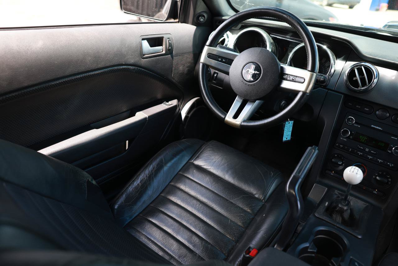 Used 2009 Ford Mustang Convertible RWD image 20