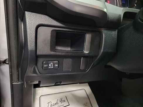 Used 2016 Toyota Tacoma SR5 image 20