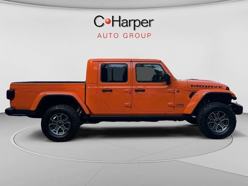 Used 2025 Jeep Gladiator Mojave AWD/4WD image 2