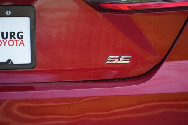 Used 2025 Toyota Camry SE FWD image 8