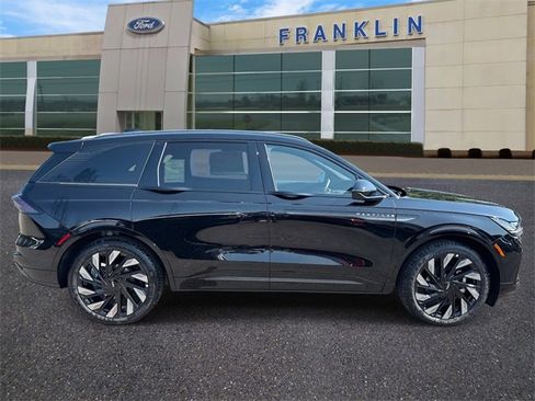 New 2025 Lincoln Nautilus Reserve w/ Jet Appearance Package image 8