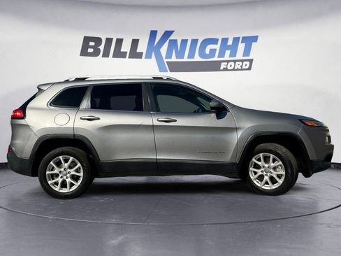 Used 2016 Jeep Cherokee Latitude image 6