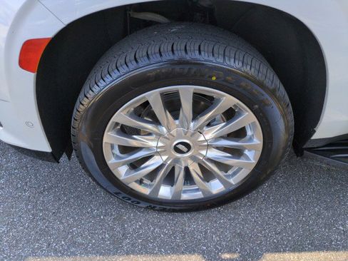 Used 2023 Cadillac Escalade Premium Luxury image 11