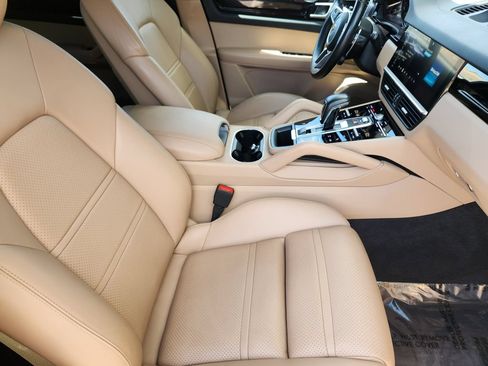 Used 2019 Porsche Cayenne E-Hybrid AWD/4WD image 5