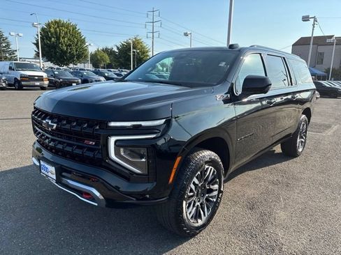 Used 2025 Chevrolet Suburban Z71 AWD/4WD image 1