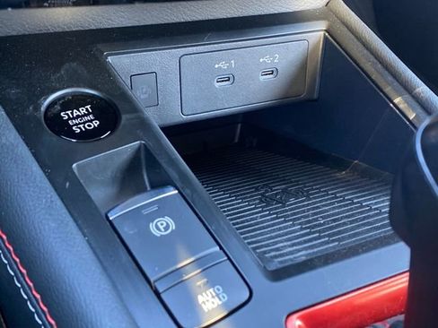 New 2026 Nissan Kicks SR image 17