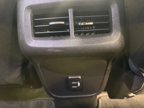 Used 2024 GMC Terrain SLE AWD/4WD image 31