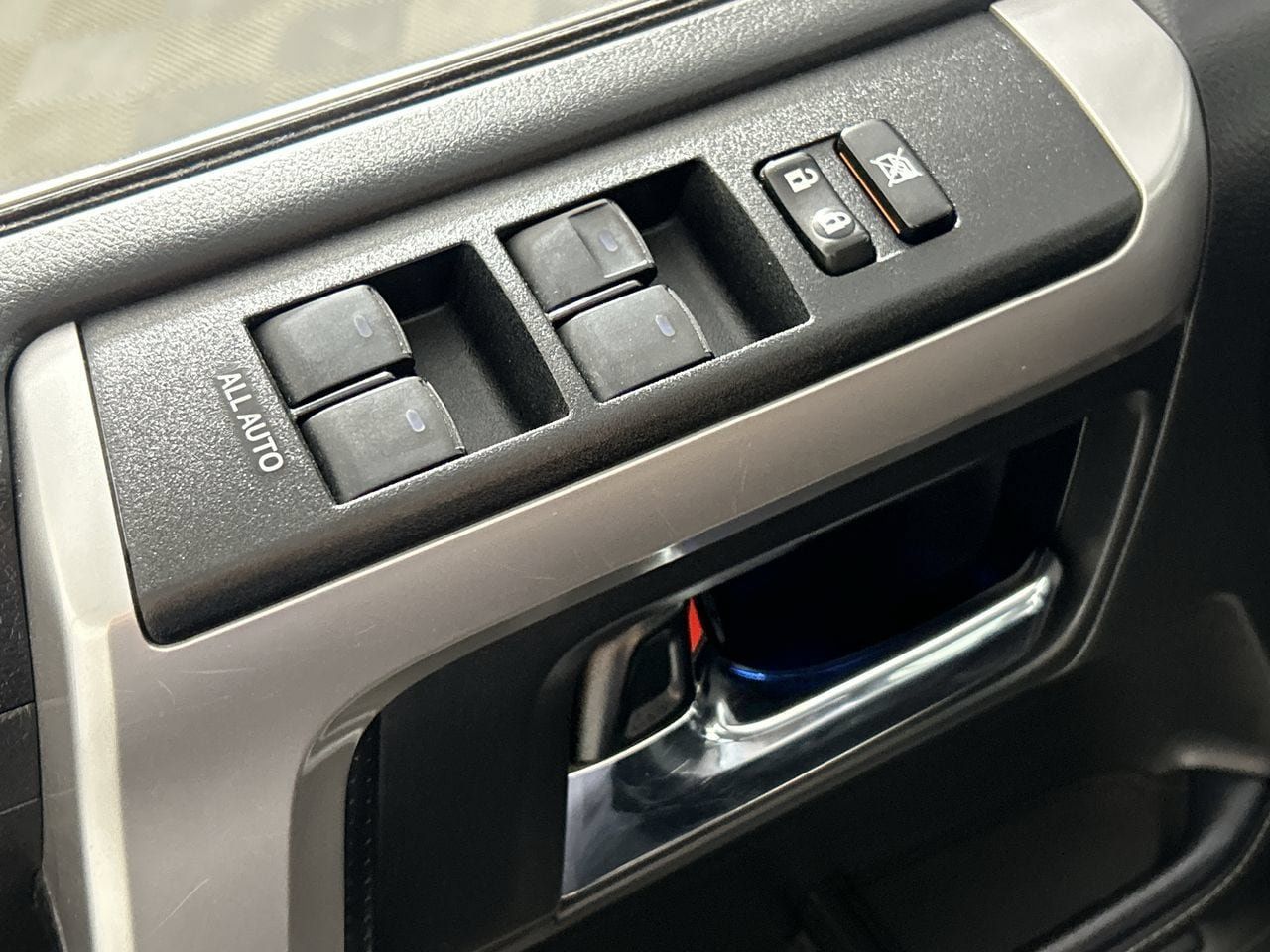 Used 2024 Toyota 4Runner Limited AWD/4WD image 19
