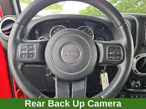 Used 2015 Jeep Wrangler Unlimited Sahara w/ Dual Top Group AWD/4WD image 10