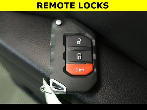 Used 2021 Jeep Gladiator Sport image 9