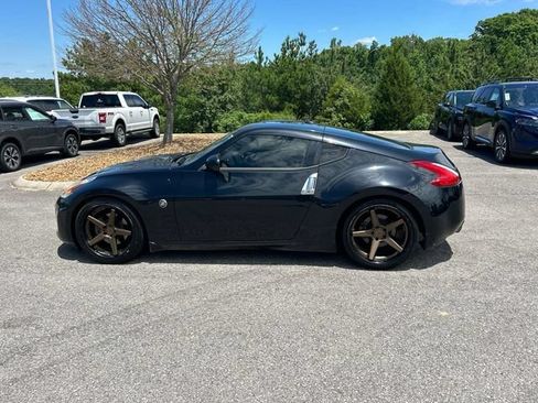 Used 2017 Nissan 370Z Touring RWD image 7