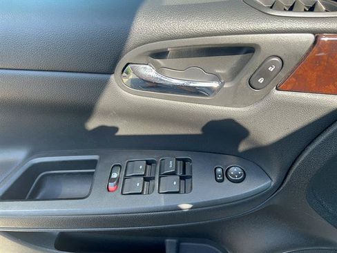 Used 2011 Chevrolet Impala LS FWD image 10