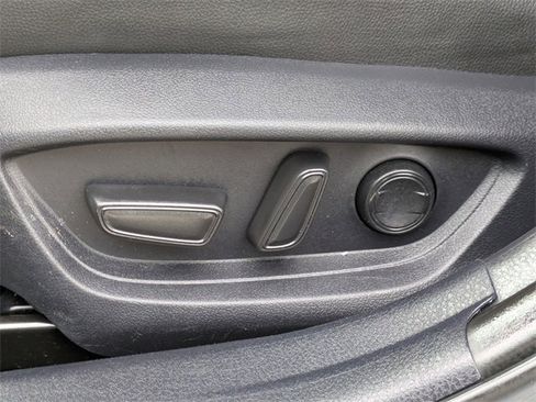 Used 2025 Toyota Camry SE image 20