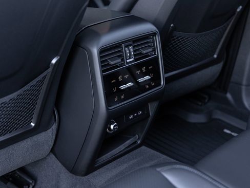 Certified 2026 Porsche Cayenne Coupe image 28