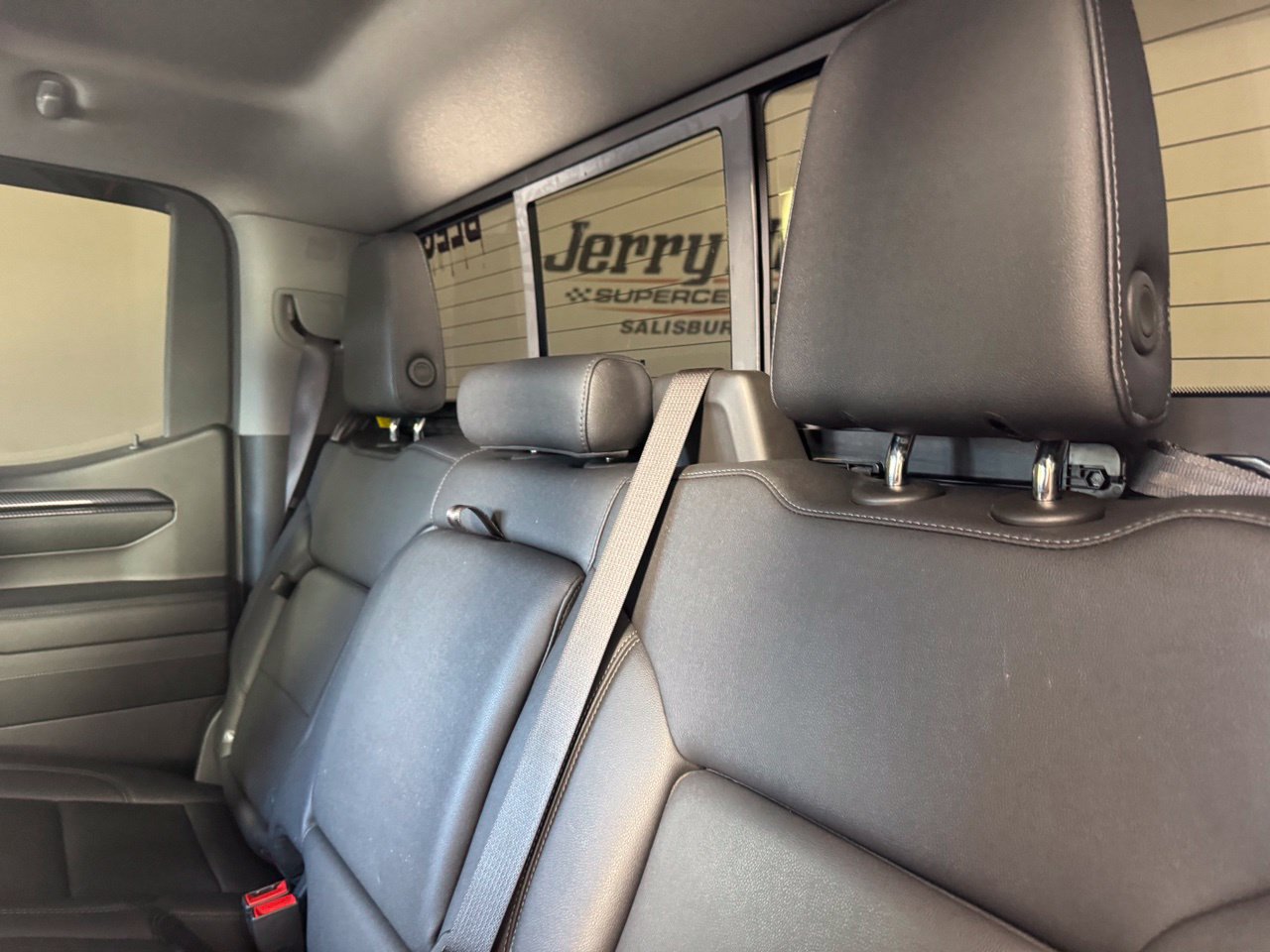 Used 2024 Chevrolet Silverado 1500 LT Trail Boss w/ LT Trail Boss Premium Package AWD/4WD image 11