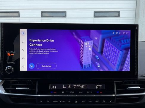 Used 2025 Toyota Sienna Platinum image 37