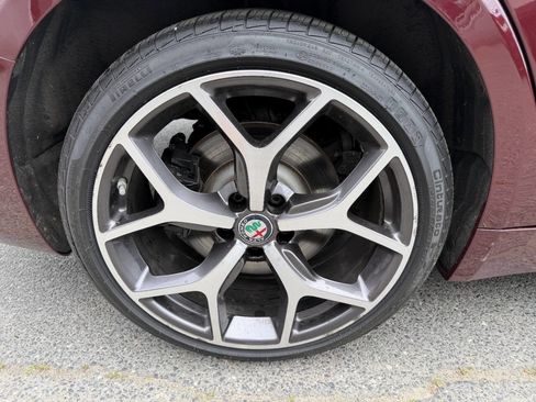 Used 2019 Alfa Romeo Giulia AWD w/ Cold Weather Package image 13