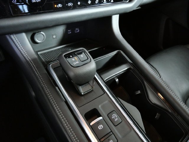 Used 2023 Nissan Pathfinder Platinum AWD/4WD image 24