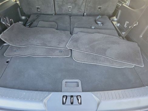 Used 2023 Ford Explorer XLT image 7