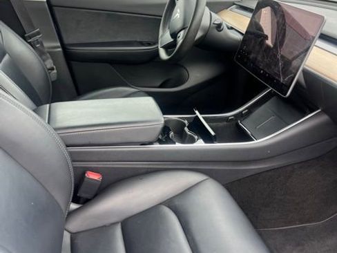 Used 2021 Tesla Model Y 2WD image 6