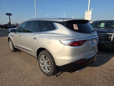 Used 2022 Buick Enclave Essence w/ Experience Buick Package AWD/4WD image 3