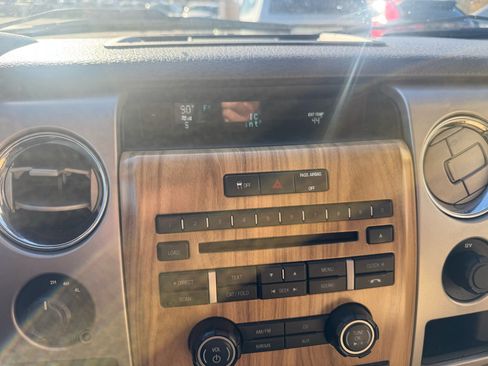 Used 2011 Ford F150 Lariat w/ Lariat Chrome Pkg image 20