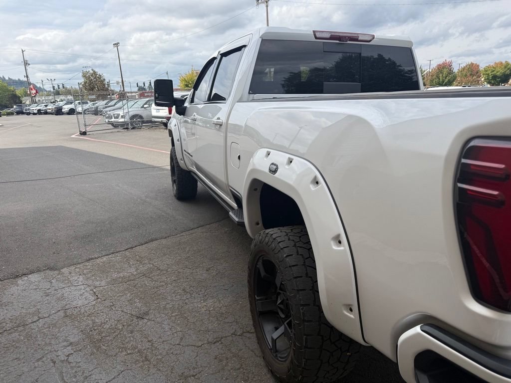 Used 2024 GMC Sierra 3500 Denali Ultimate AWD/4WD image 9