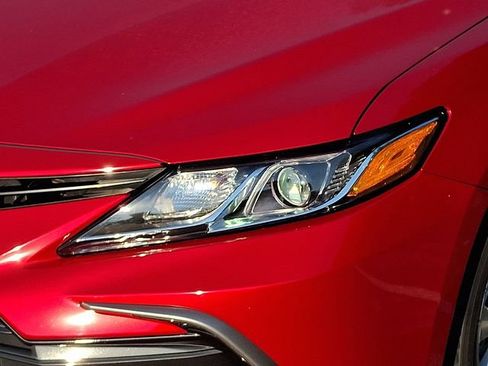 Used 2024 Toyota Camry LE FWD image 9