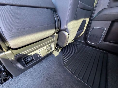 Used 2024 GMC Sierra 1500 Elevation image 29