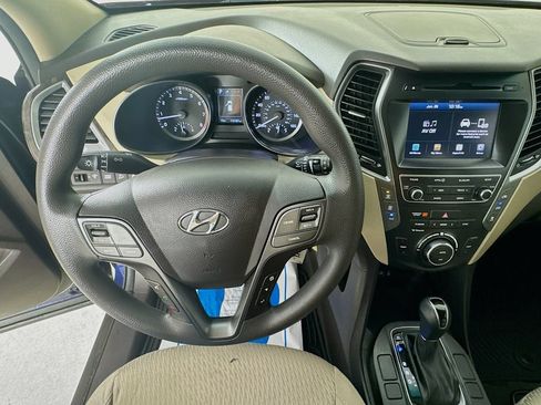 Used 2017 Hyundai Santa Fe SE FWD image 12