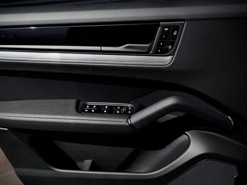 Certified 2026 Porsche Cayenne E-Hybrid image 19