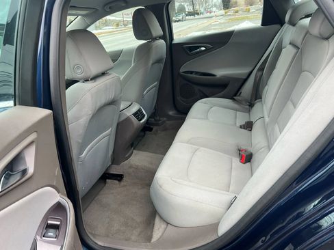 Used 2020 Chevrolet Malibu LT image 28