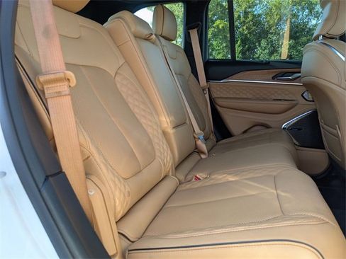 Used 2024 Jeep Grand Cherokee Summit image 37