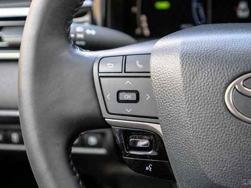 Used 2025 Toyota Camry LE image 16