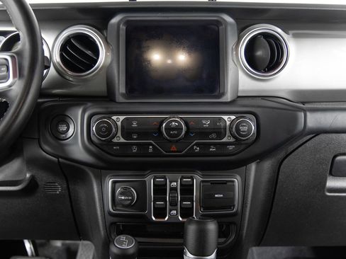 Used 2020 Jeep Gladiator Overland image 33