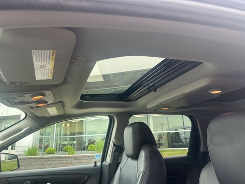 Used 2016 GMC Acadia Denali AWD/4WD image 25