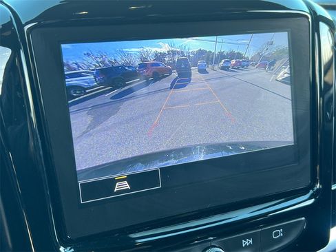 Used 2022 Chevrolet Traverse LT image 23